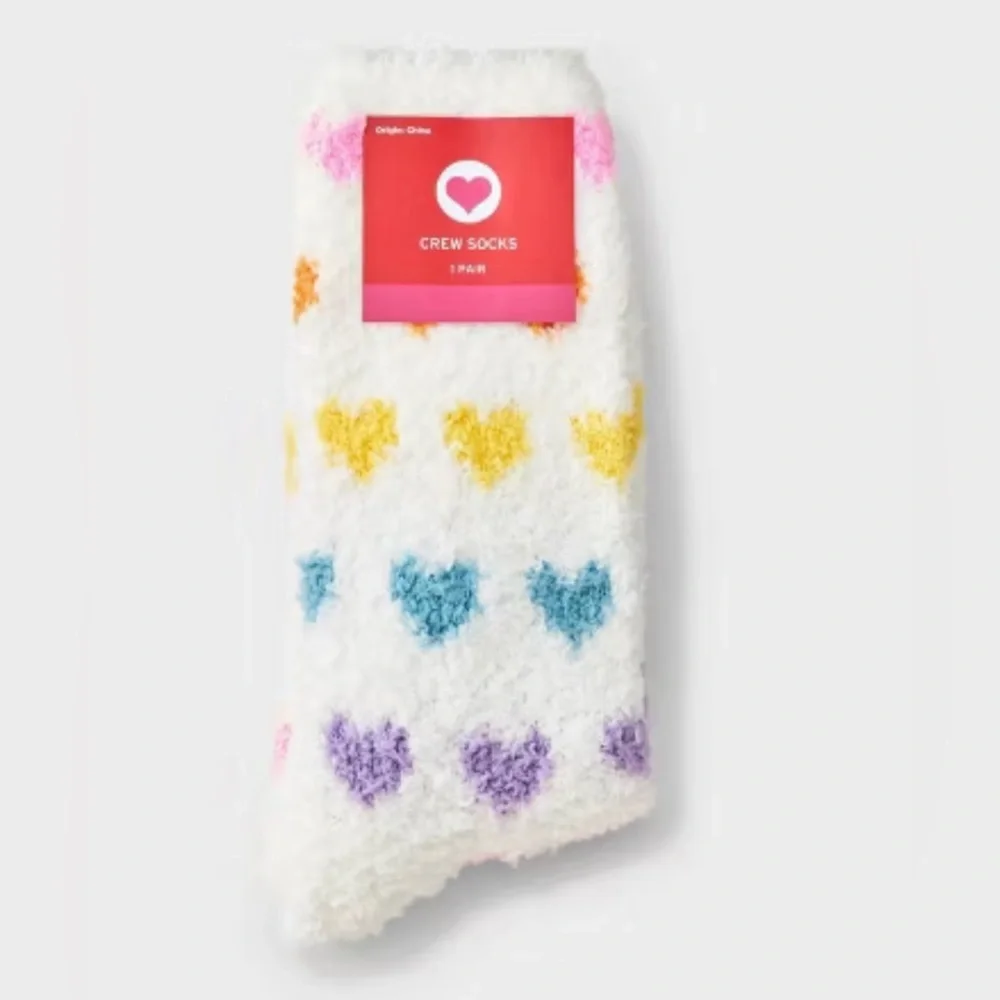 NWT Rainbow Hearts Cozy Crew Socks
